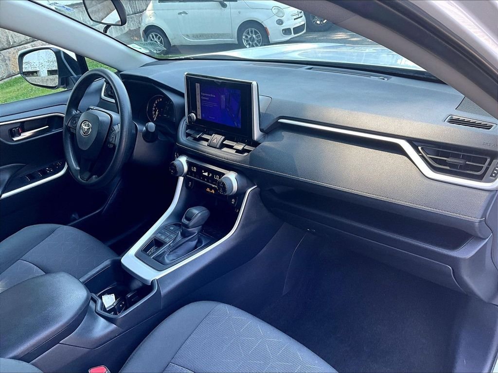 Used 2025 White Toyota XLE image 14