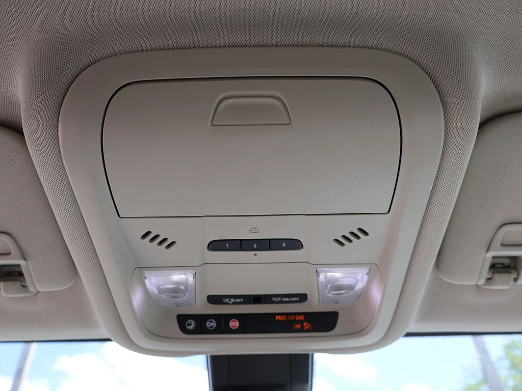 Used 2020 White GMC Denali image 54