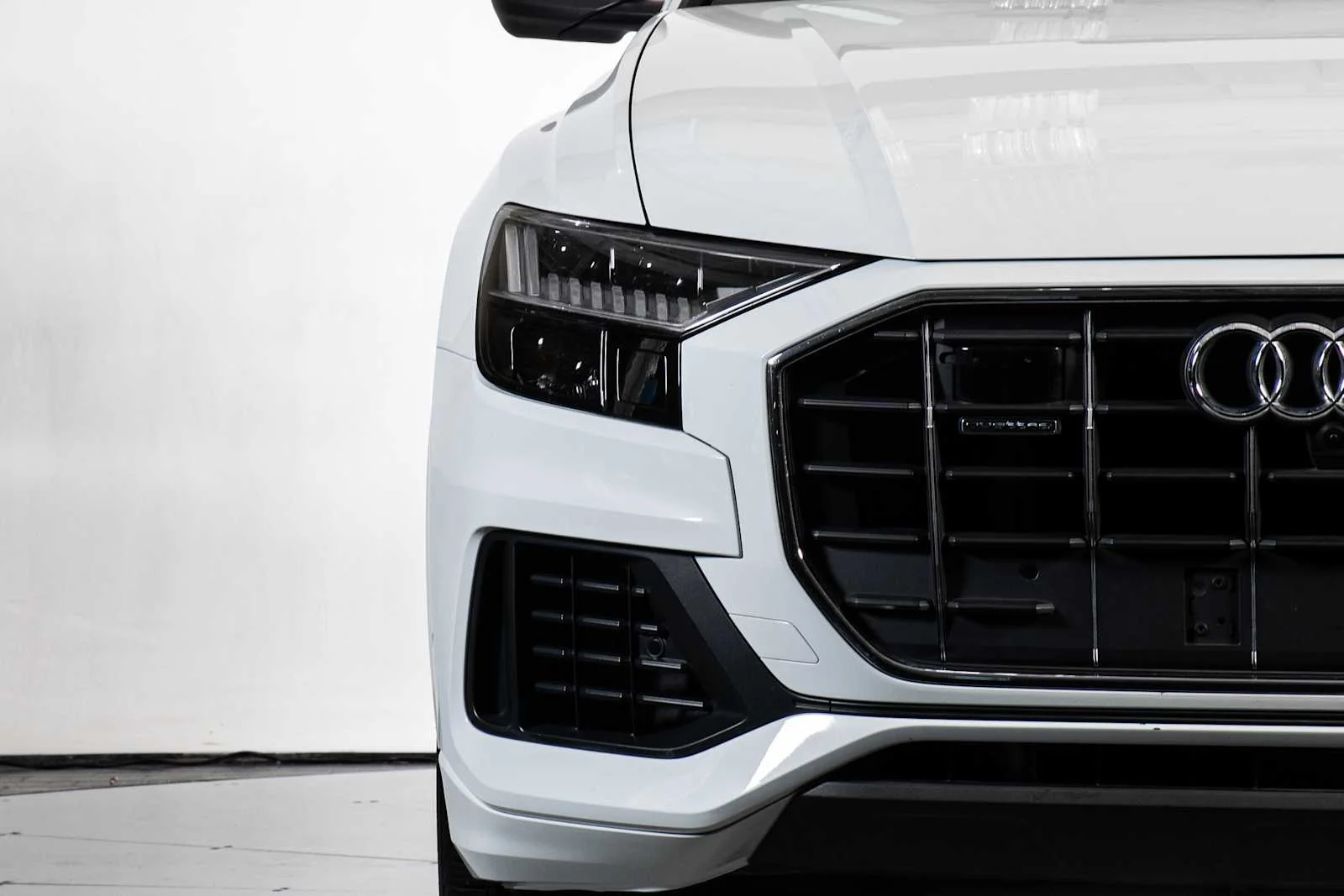 Used 2023 /WHITE Audi Premium Plus image 10
