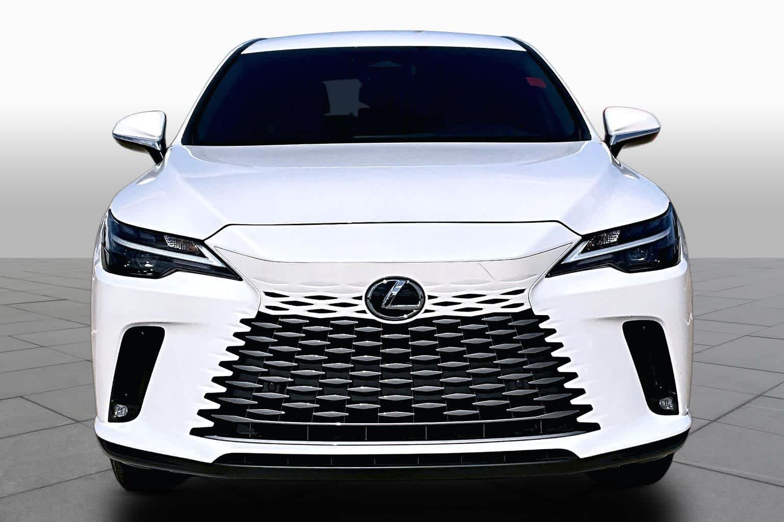 Used 2025 Eminent White Pearl Lexus  image 4