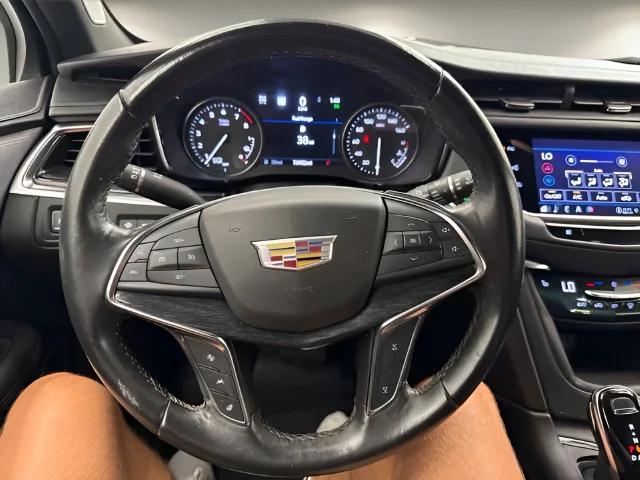 Used 2022 Gray Cadillac Premium Luxury image 22