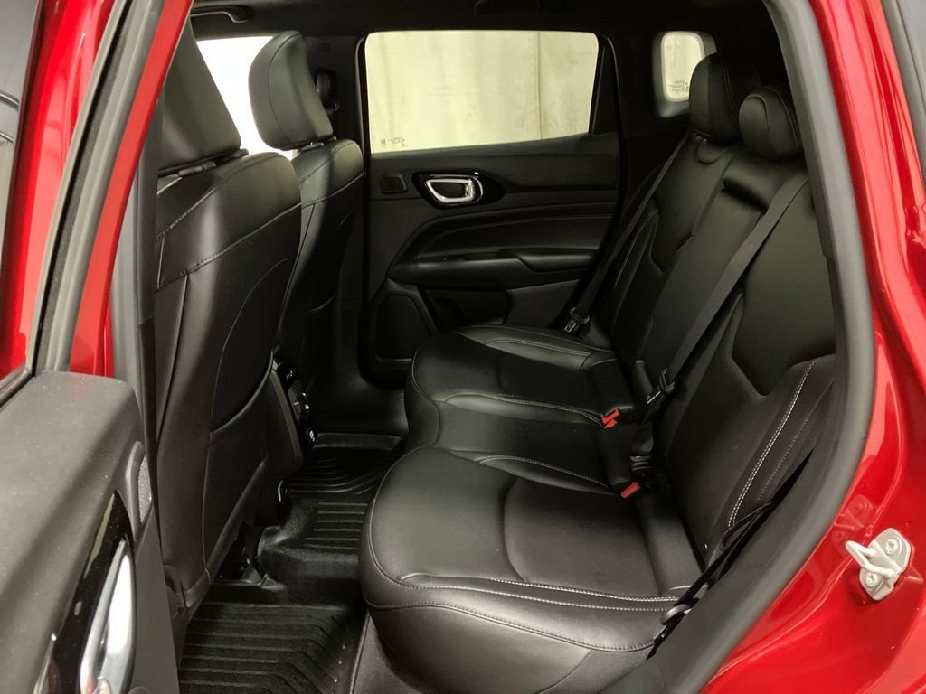 Used 2024 Red Hot Pearlcoat Jeep Limited image 16