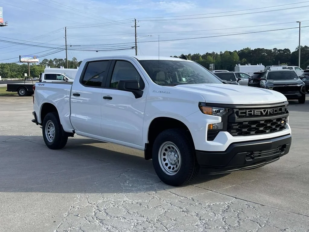 New 2026 Summit White Chevrolet WT image 5