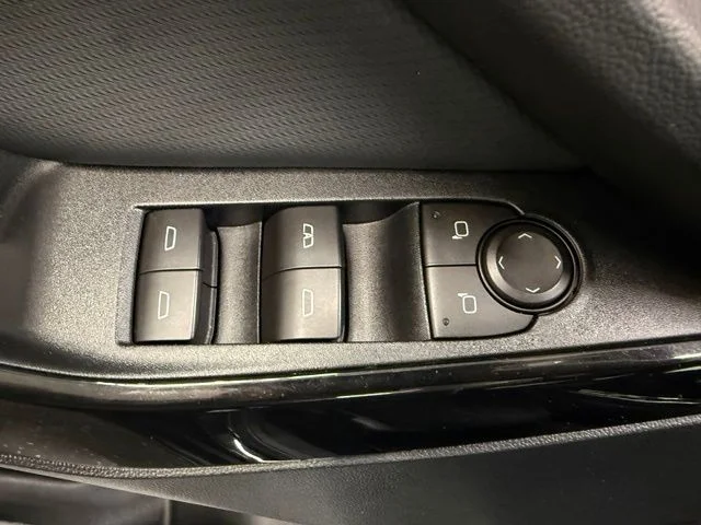 2026 Chevrolet Equinox LT - Photo 11