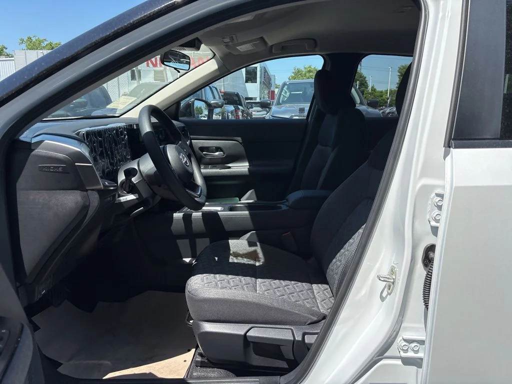 New 2026 Aspen White TriCoat / Super Black Two-tone Nissan SV image 14