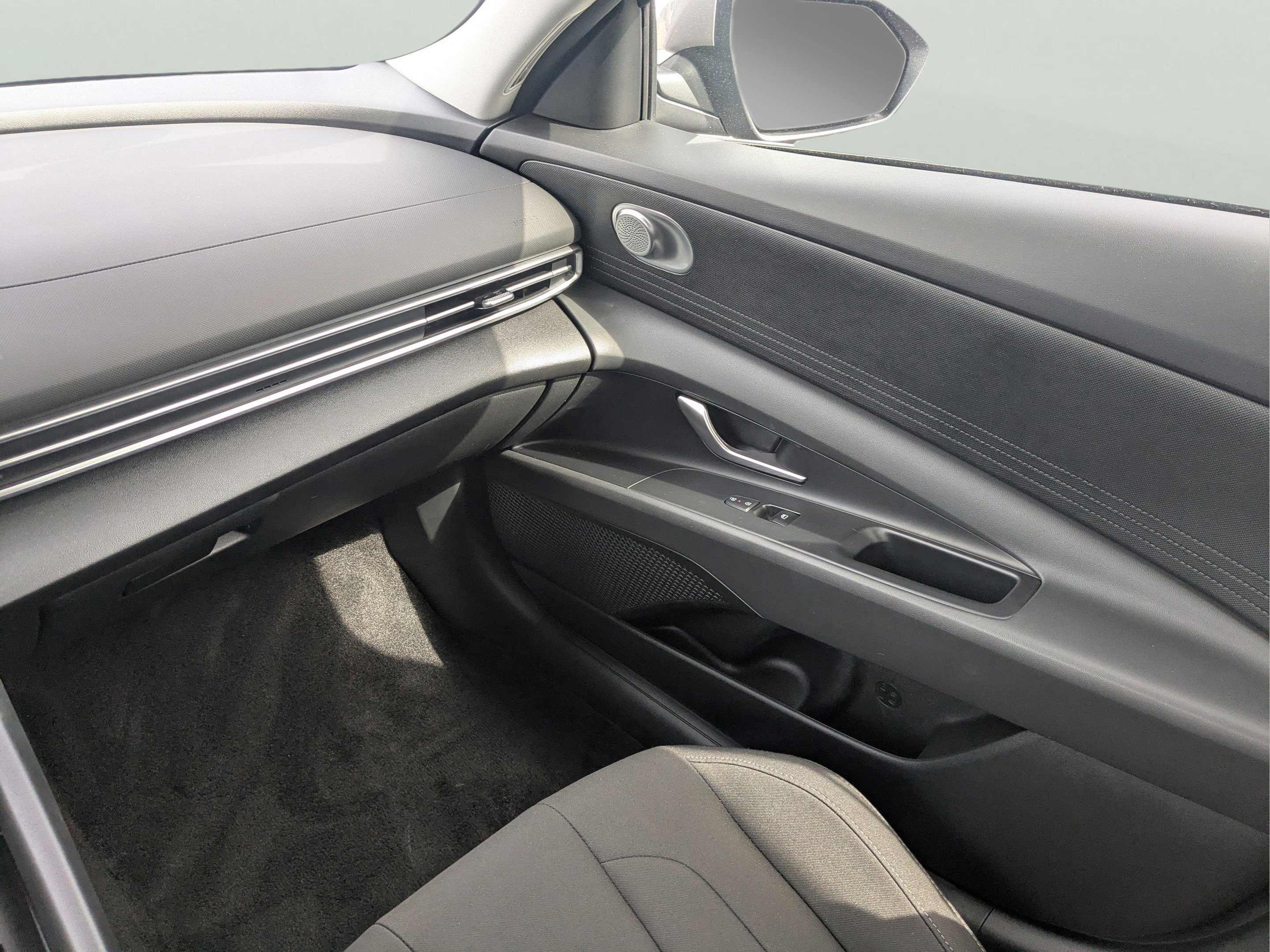 Used 2025 Fluid Metal Hyundai Blue image 13