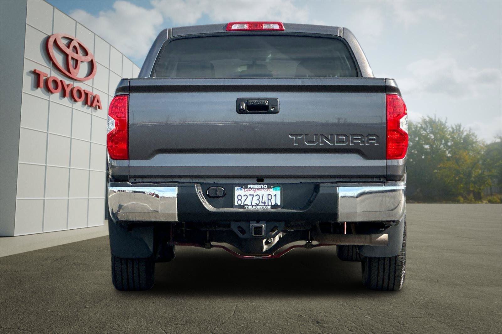 Used 2015 Magnetic Gray Metallic Toyota SR5 image 4
