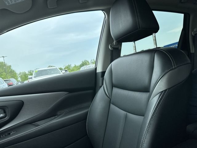 Used 2023 Black Nissan SL image 12