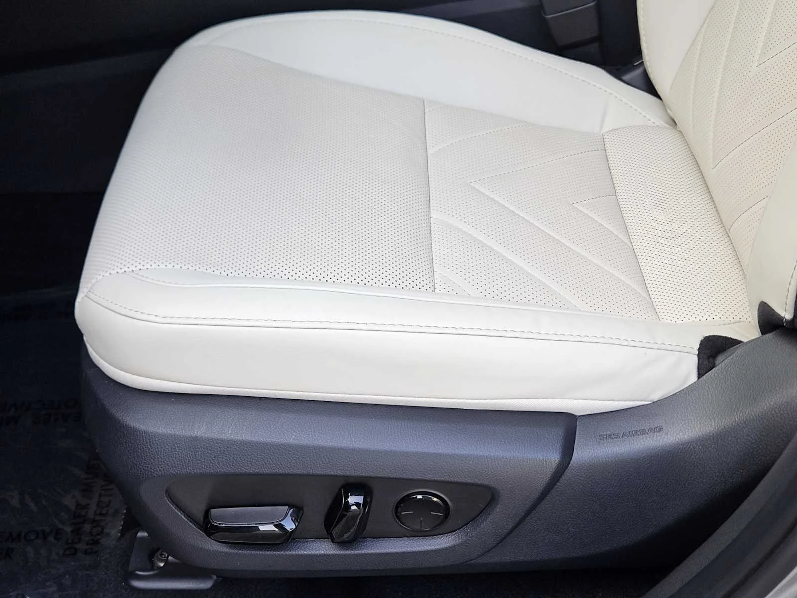 Certified Used 2025 ATOMIC SILVER Lexus Luxury image 19