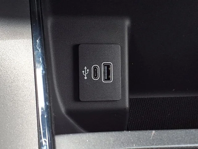 2025 Ford F-150 Lightning Flash - Photo 15