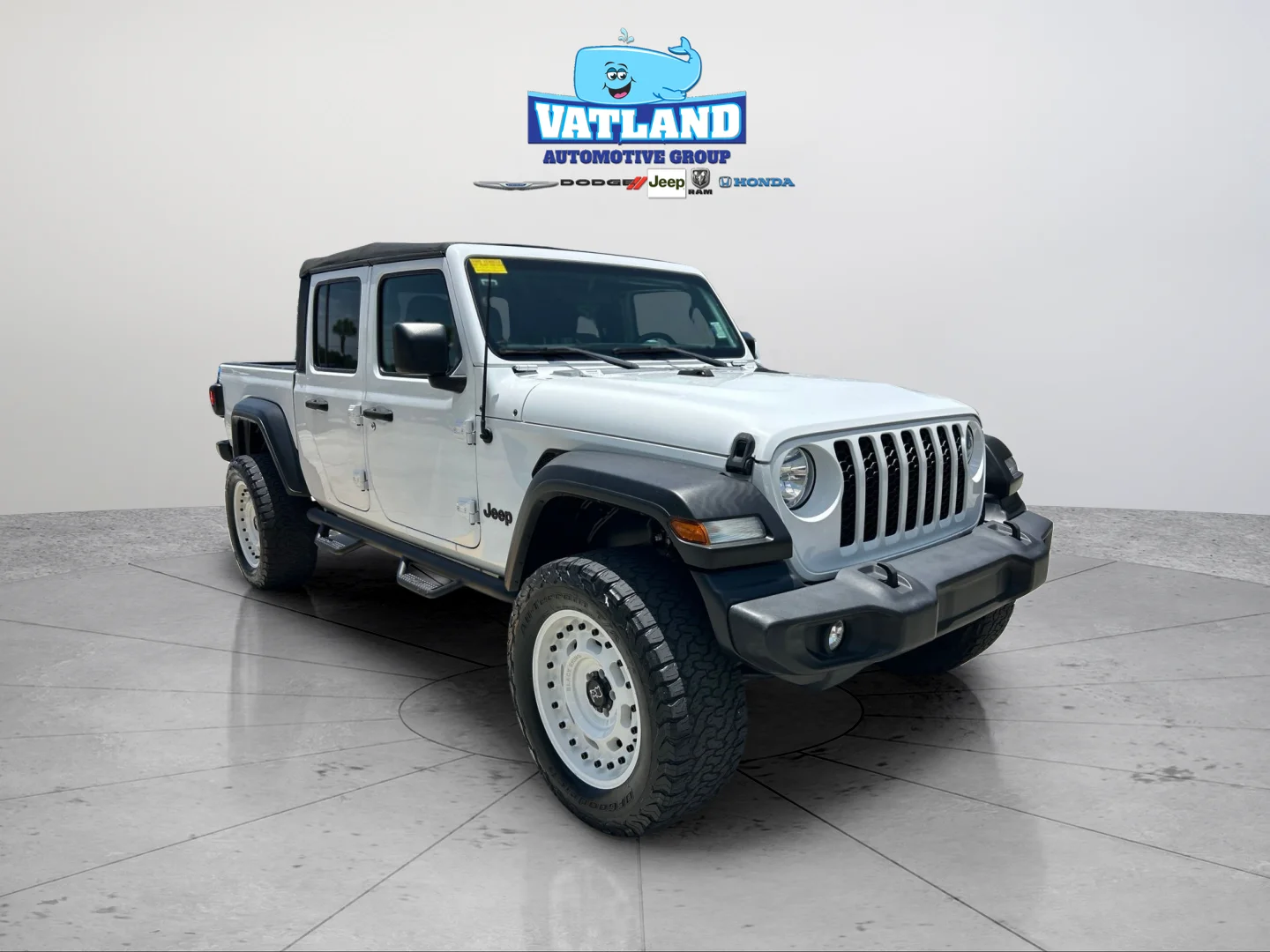 Used 2020 Bright White Clearcoat Jeep Sport image 7
