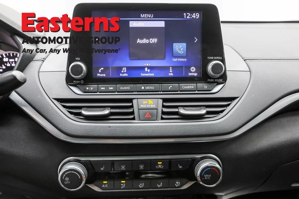 Used 2021 Red Nissan 2.5 SV image 12
