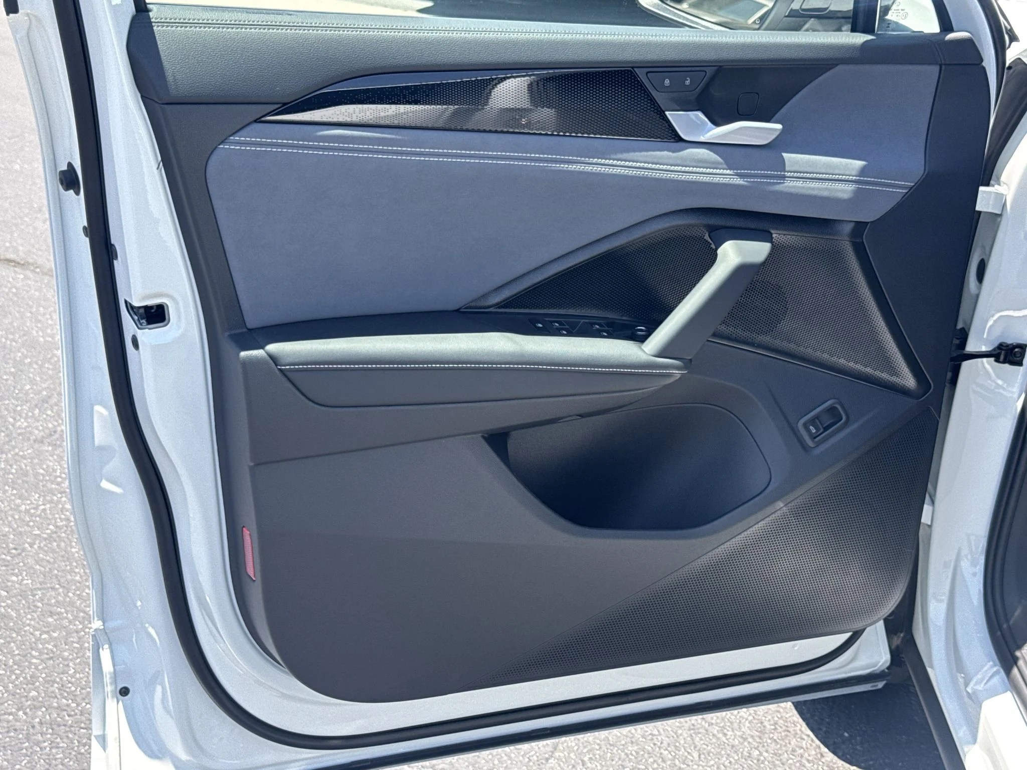 New 2026 Opal White Pearl Volkswagen SE R-Line Black image 11