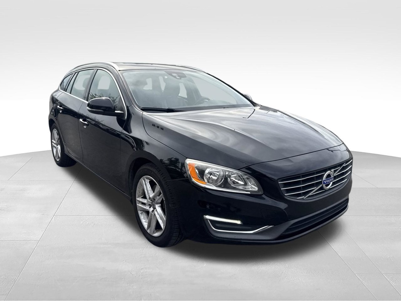 Used 2015 Volvo V60 Premier with VIN YV140MEK5F1260524 for sale in Nashville, TN