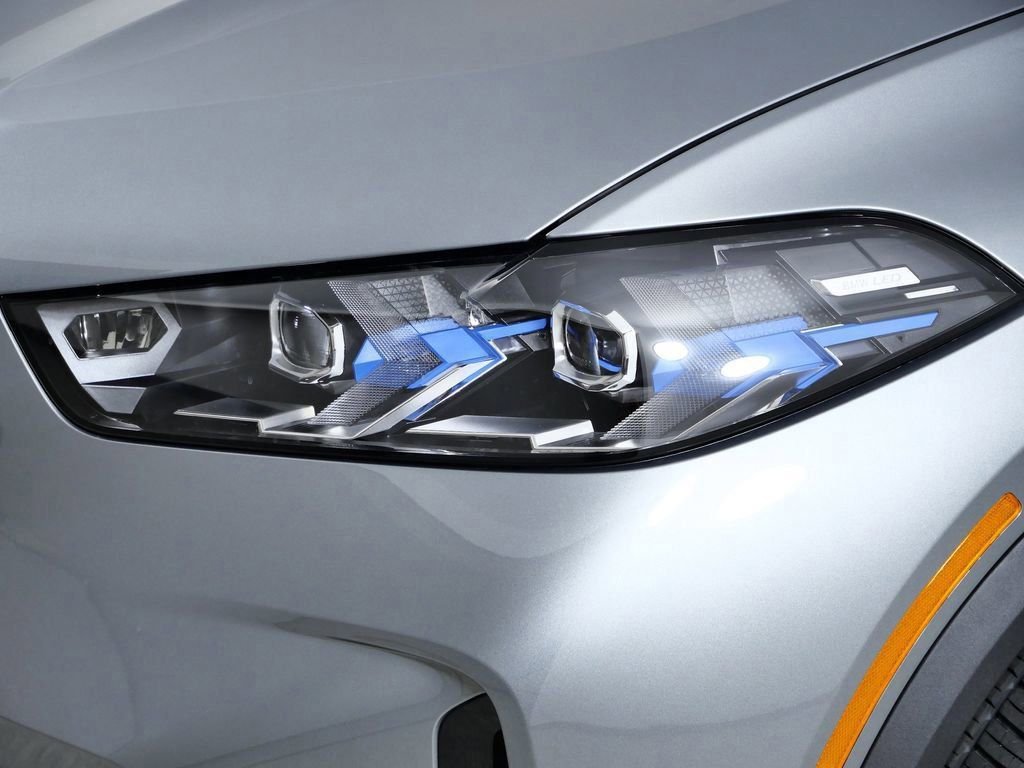 Certified Used 2026 Skyscraper Grey Metallic BMW xDrive40i image 4