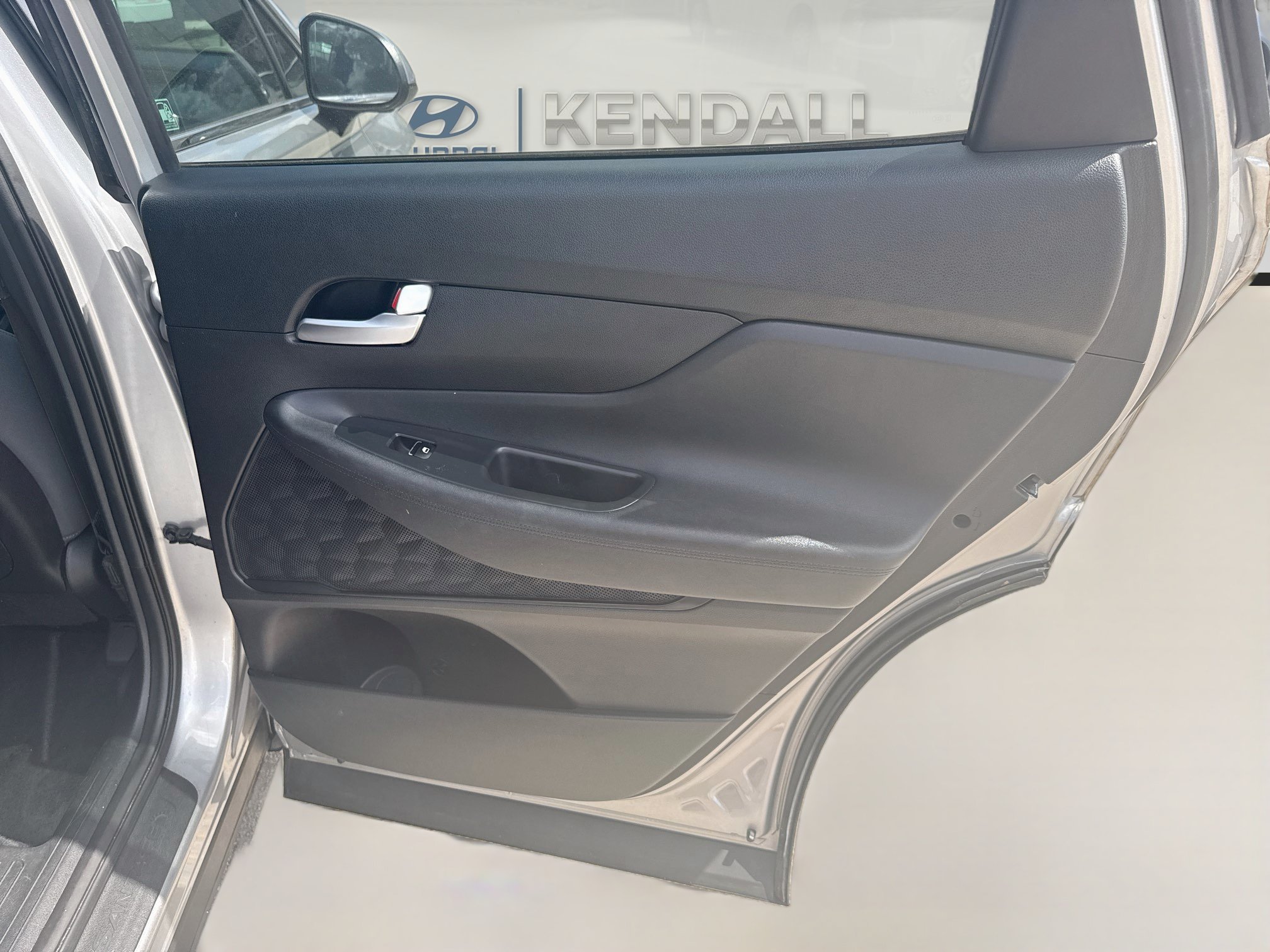 Used 2021 Shimmering Silver Hyundai SE image 28
