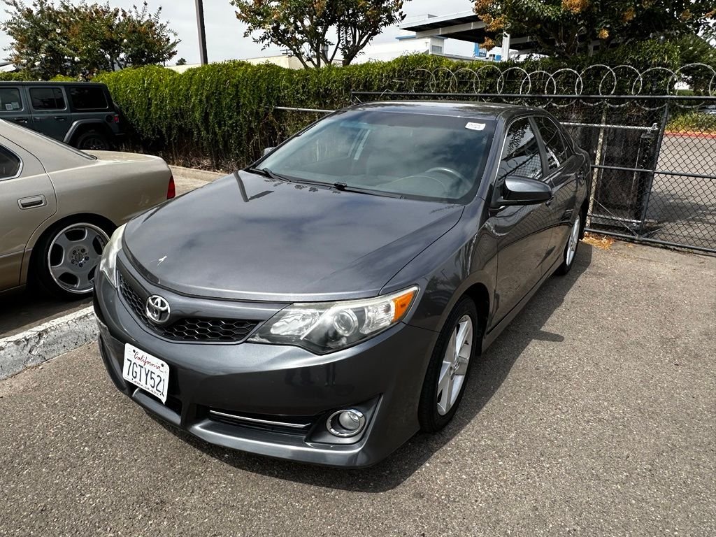 Used 2014 Gray Toyota SE image 6