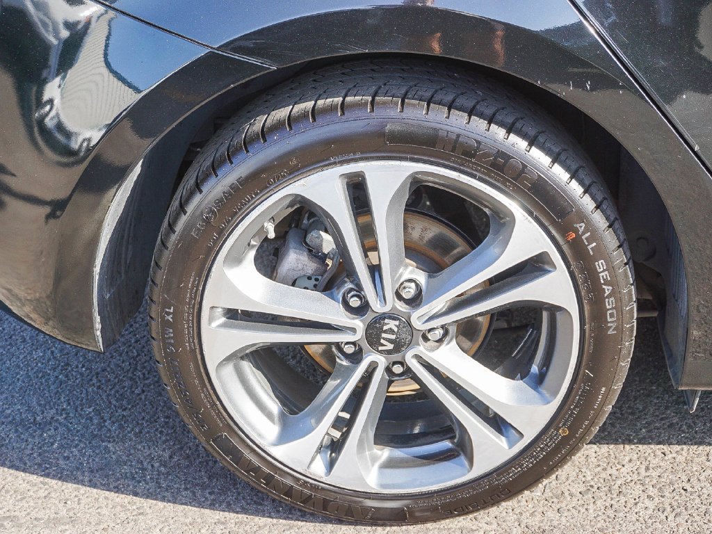 Used 2016 Black Kia EX image 8