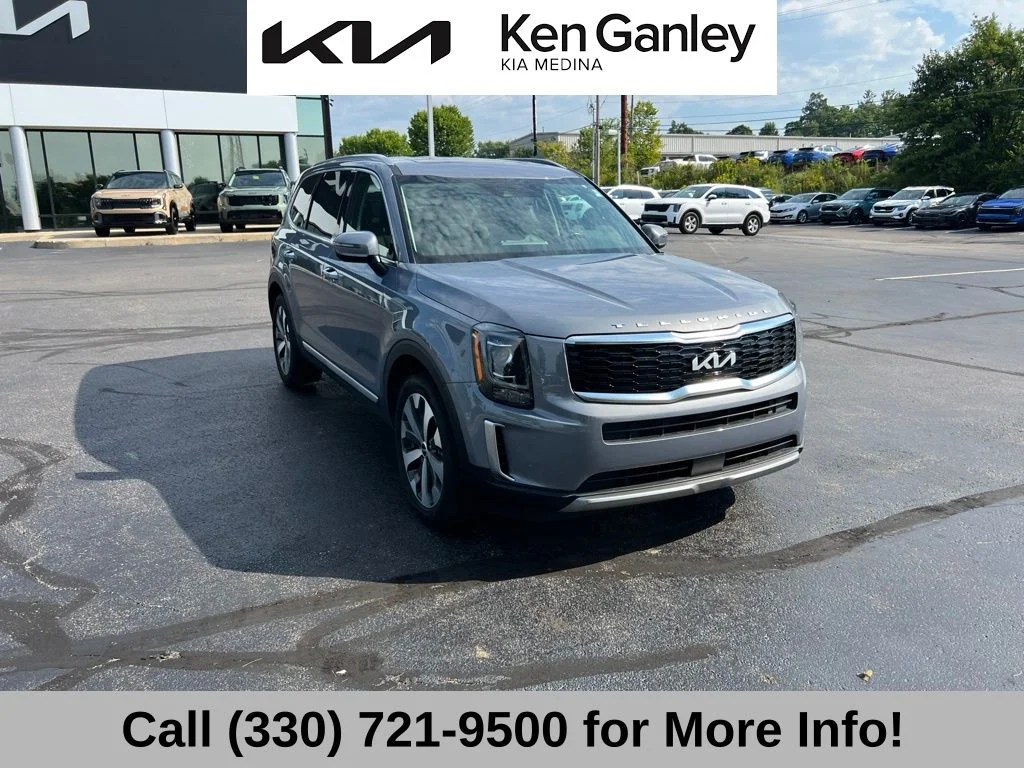 Certified Used 2022 Silver Kia S image 4