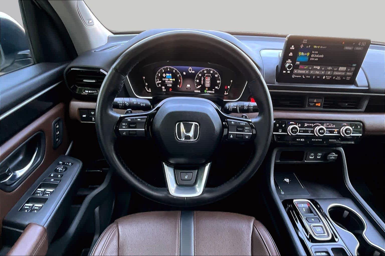 Used 2025 Platinum White Pearl Honda Elite image 6