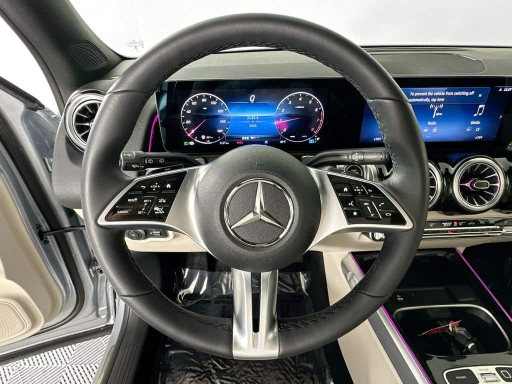 Used 2026  Mercedes-Benz GLB 250 image 11