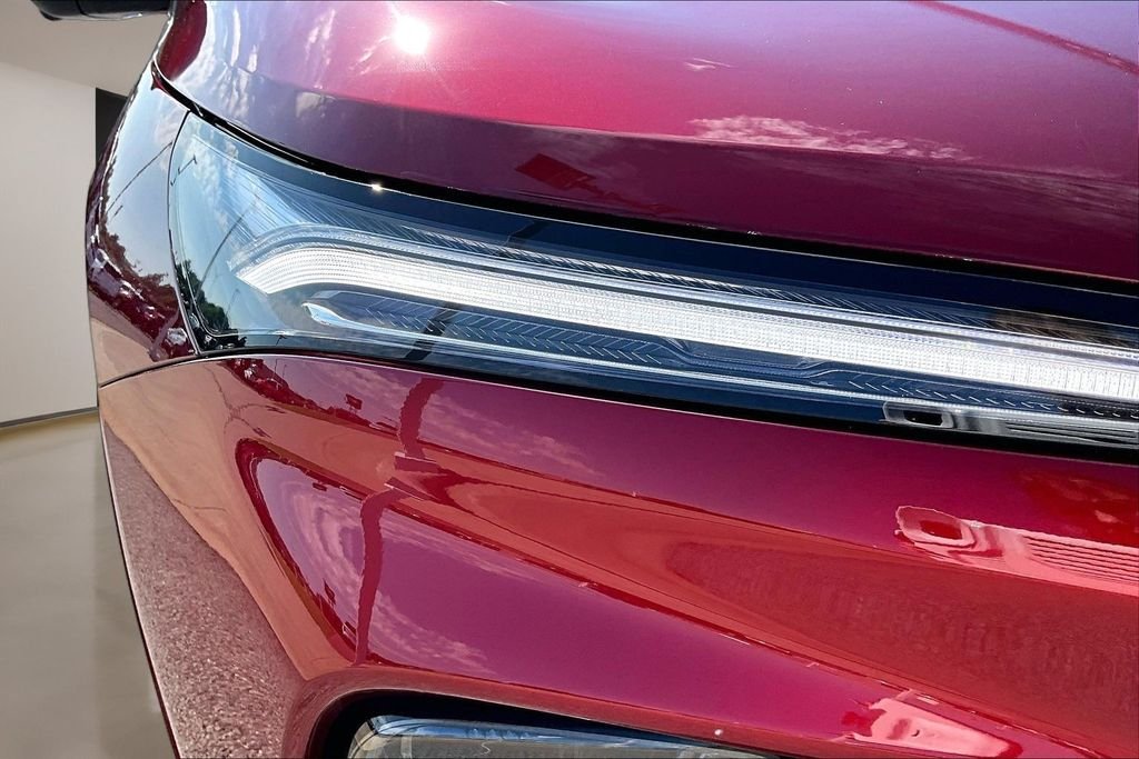 Used 2025 Red Buick Avenir image 32