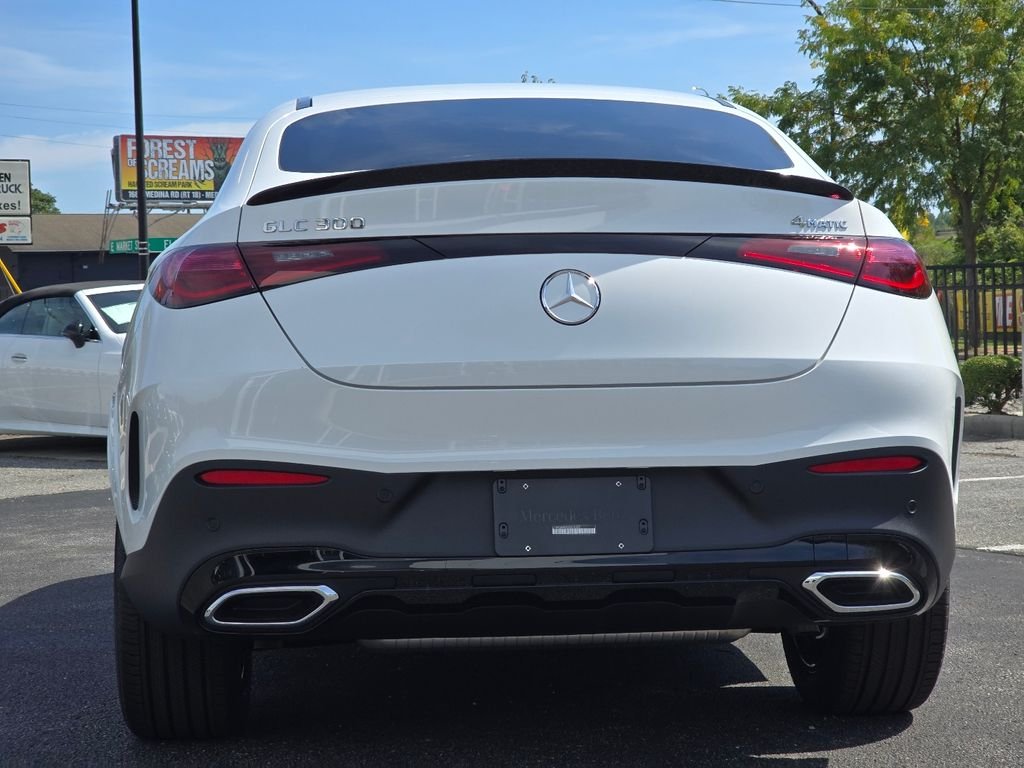 New 2027 MANUFAKTUR Moonlight White Metallic Mercedes-Benz GLC 300 image 23