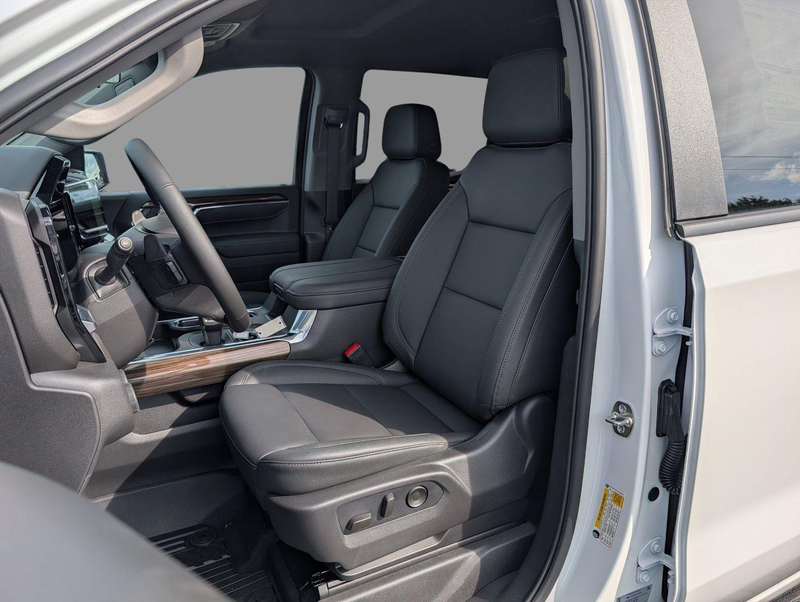 New 2026 Summit White Chevrolet LT Trail Boss image 3