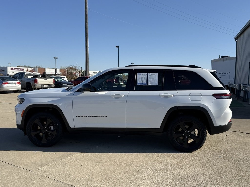 2023 Jeep Grand Cherokee Limited photo 4