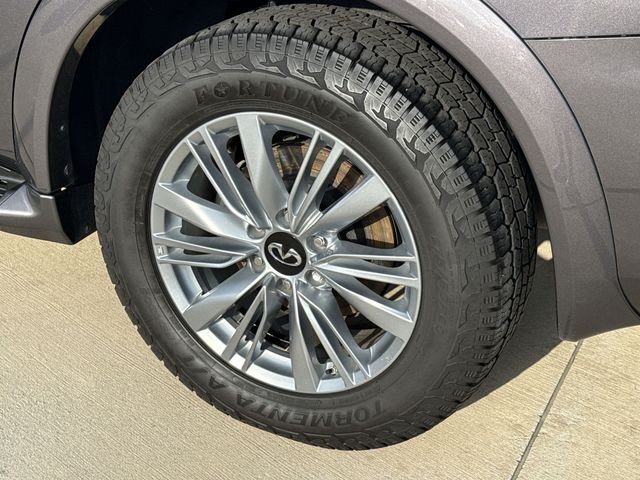Used 2024 Gray INFINITI LUXE image 12