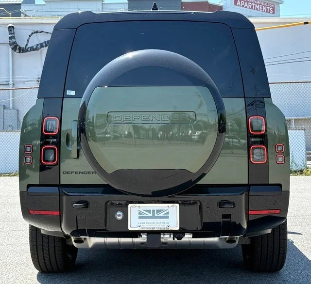 New 2026 Woolstone Green Land Rover X-Dynamic SE image 7