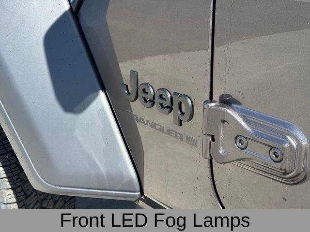 New 2026 Granite Crystal Metallic Clear-Coat Exterior Paint Jeep Sport S image 21