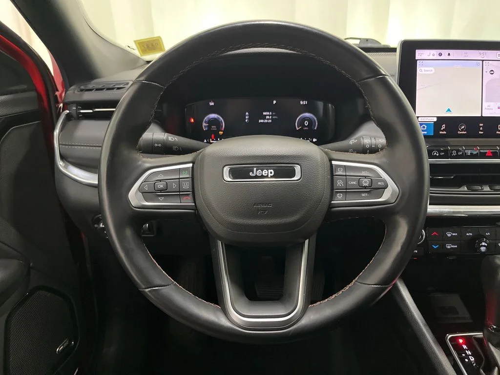 Used 2022 Red Jeep High Altitude image 5