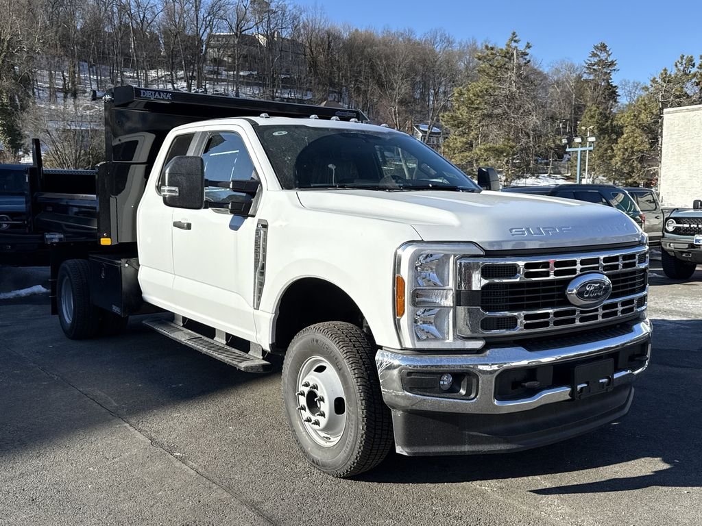 2026 Ford F-350 Super Duty Chassis Cab