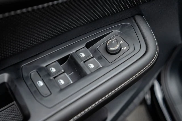 New 2026 Black Volkswagen 2.0T SE w/Technology image 17