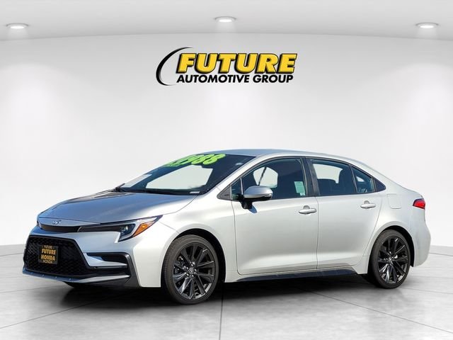 Used 2024 Silver Toyota SE image 5