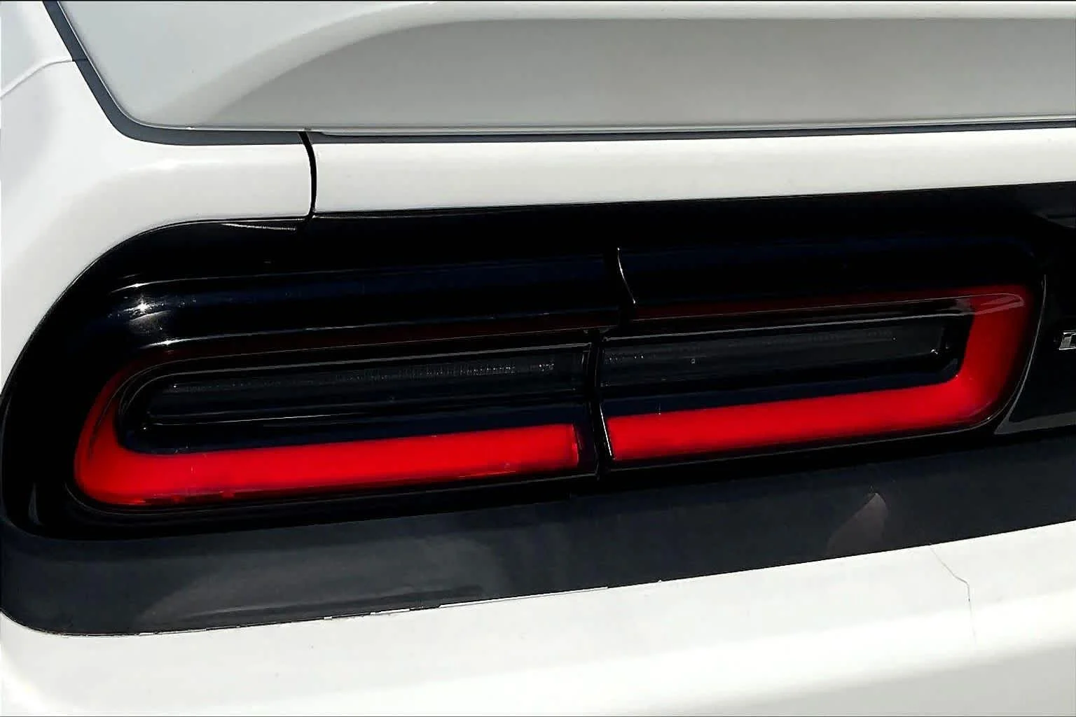 Used 2019 White Knuckle Clearcoat Dodge SXT image 28