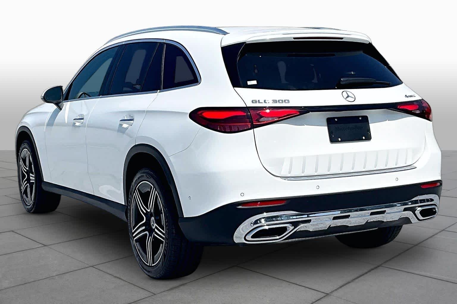 Used 2026 Polar White Mercedes-Benz GLC 300 image 12