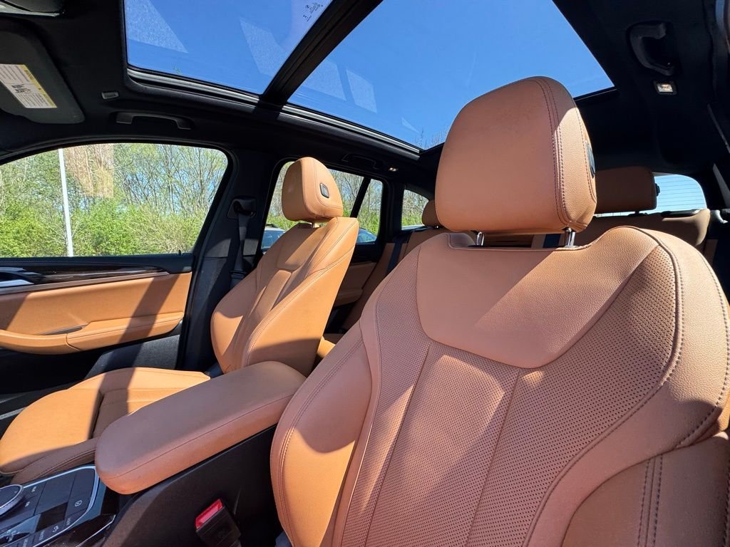 Used 2024 Black BMW xDrive30i image 20