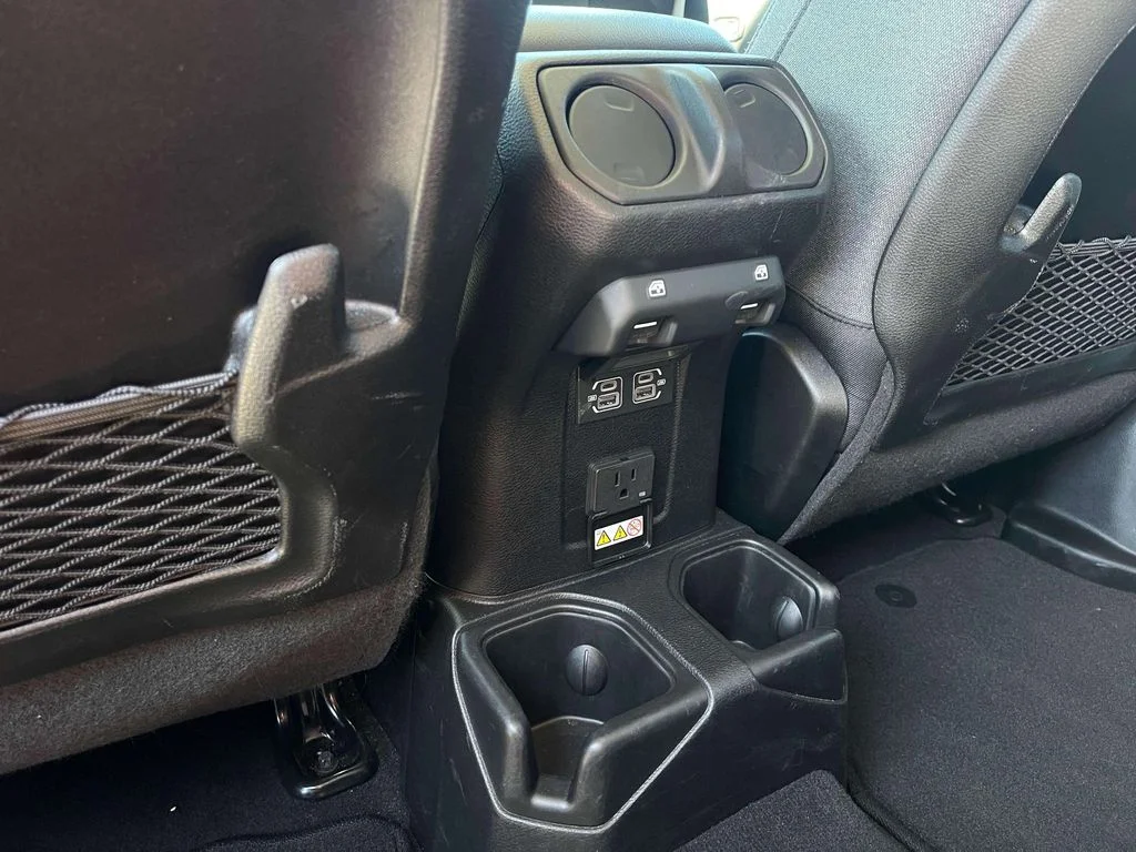 Used 2025 Bright White Clearcoat Jeep Rubicon image 24