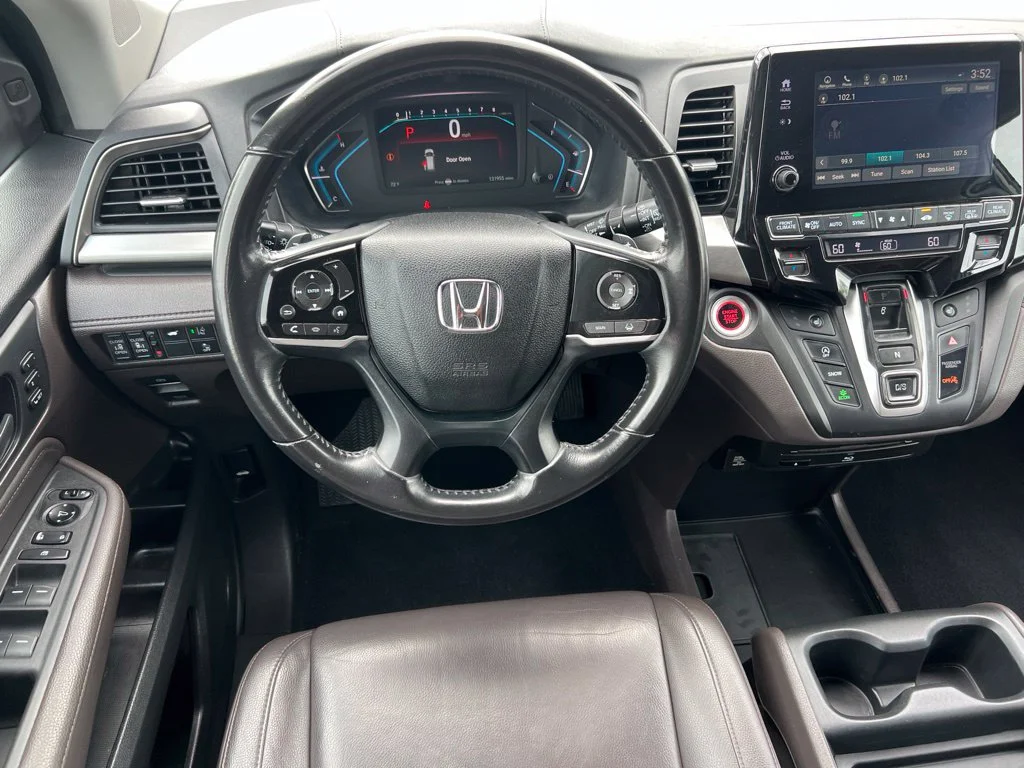 Used 2018 Forest Mist Metallic Honda Touring image 14