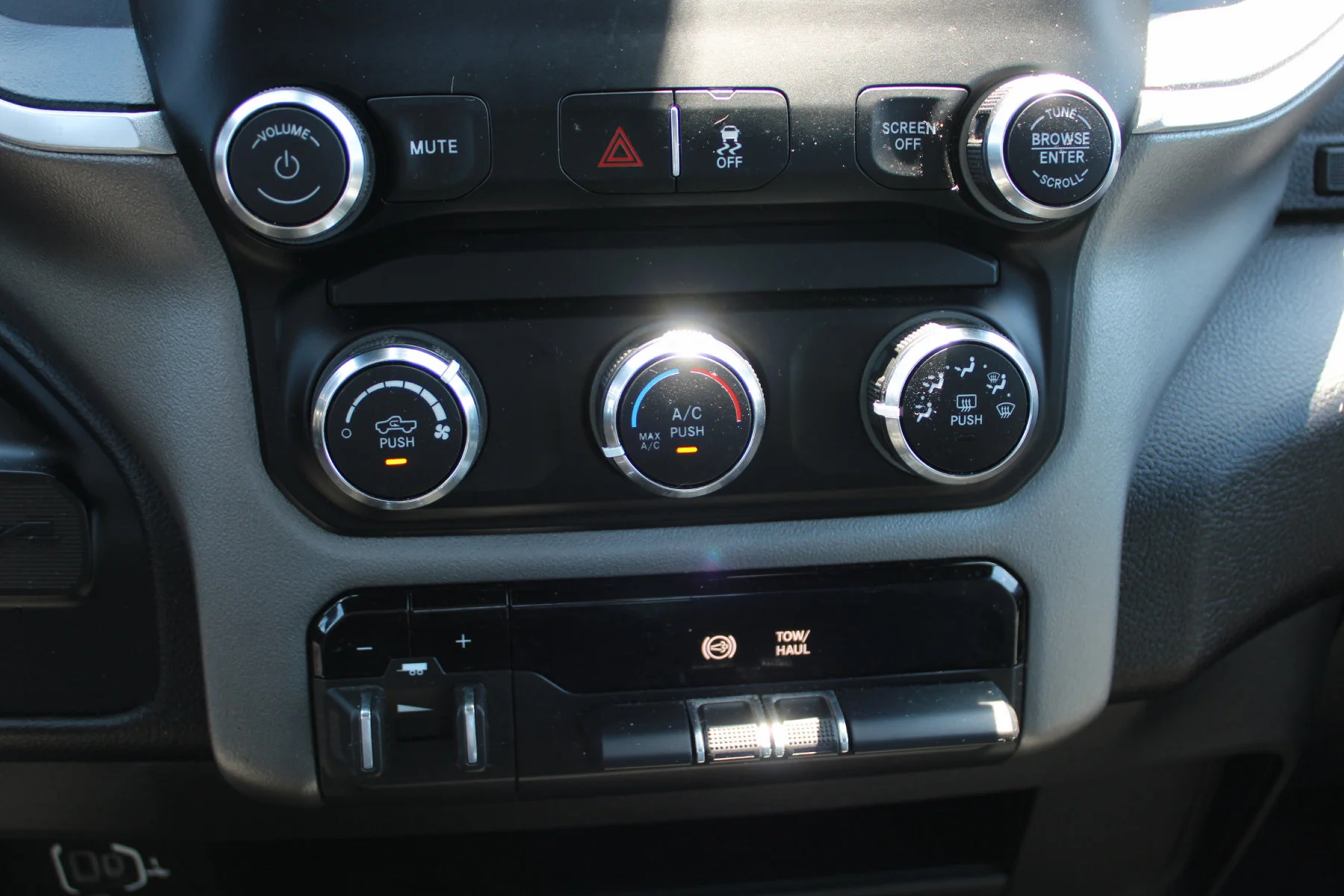 2024 RAM Ram 3500 Pickup Big Horn - Photo 34