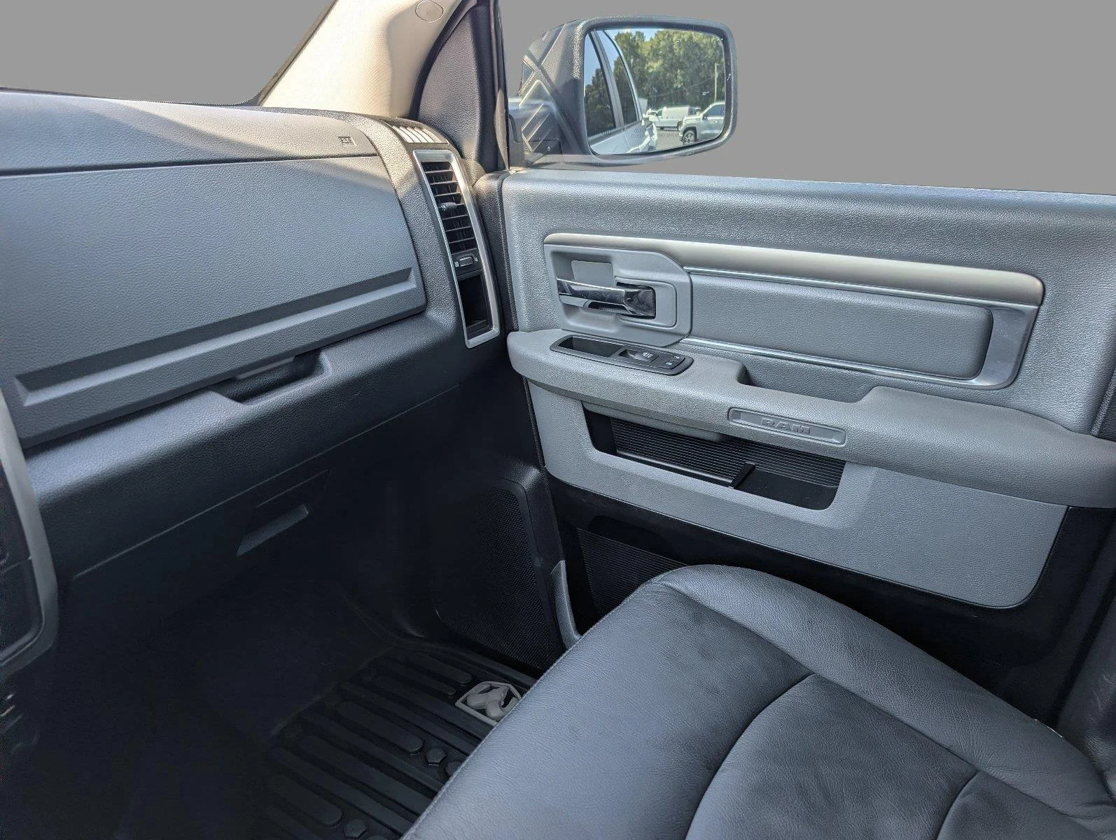 Used 2020 Bright White Clearcoat Ram Warlock image 29