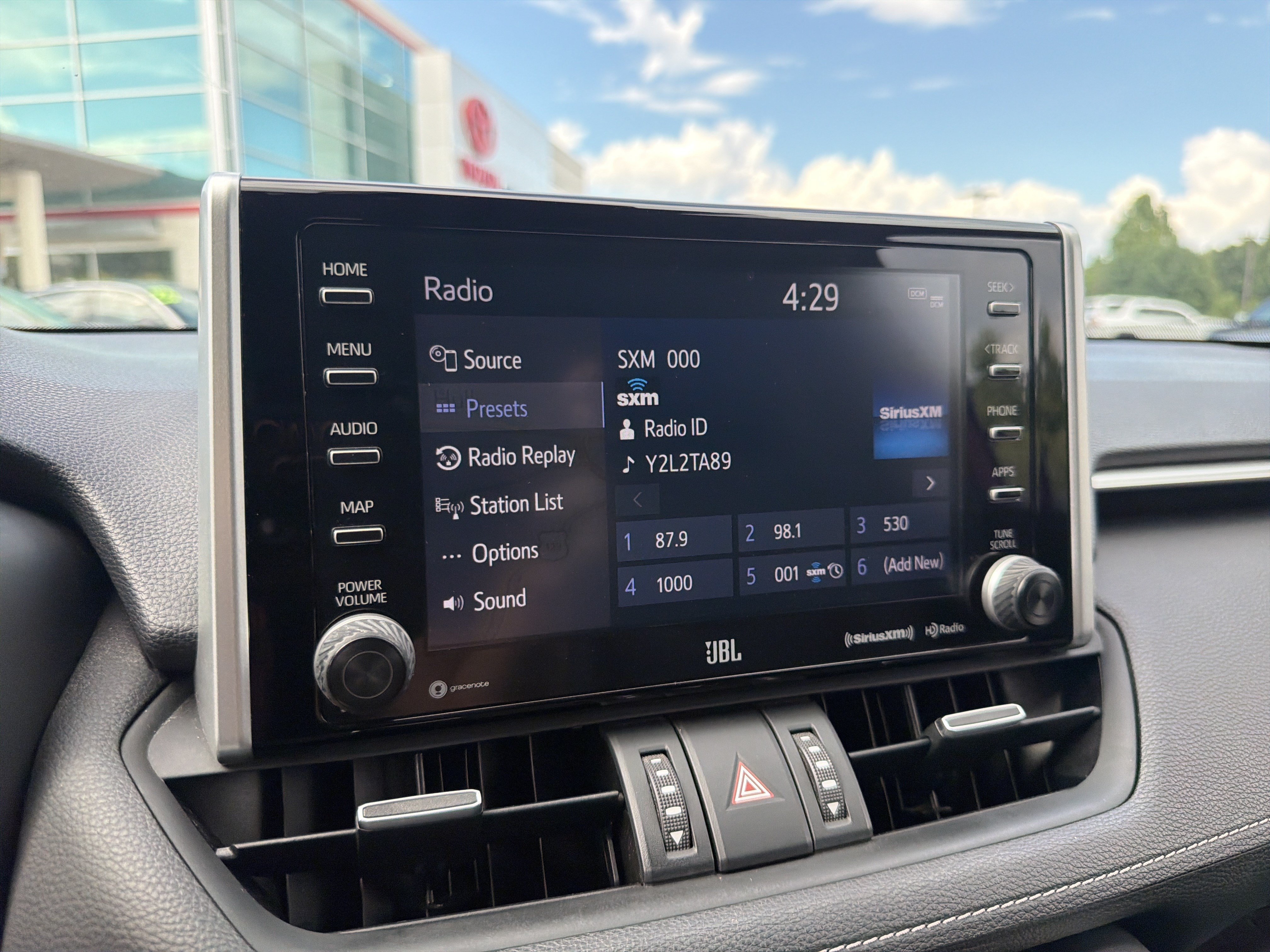 Used 2019 Pearl Toyota Limited image 6