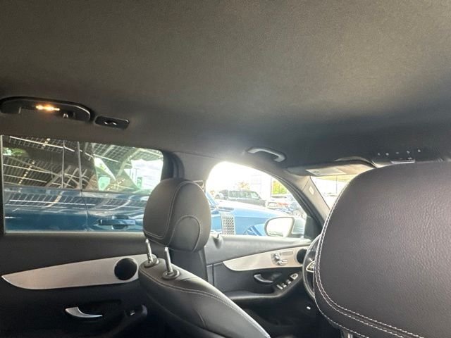 Used 2022 Silver Mercedes-Benz GLC 300 image 58