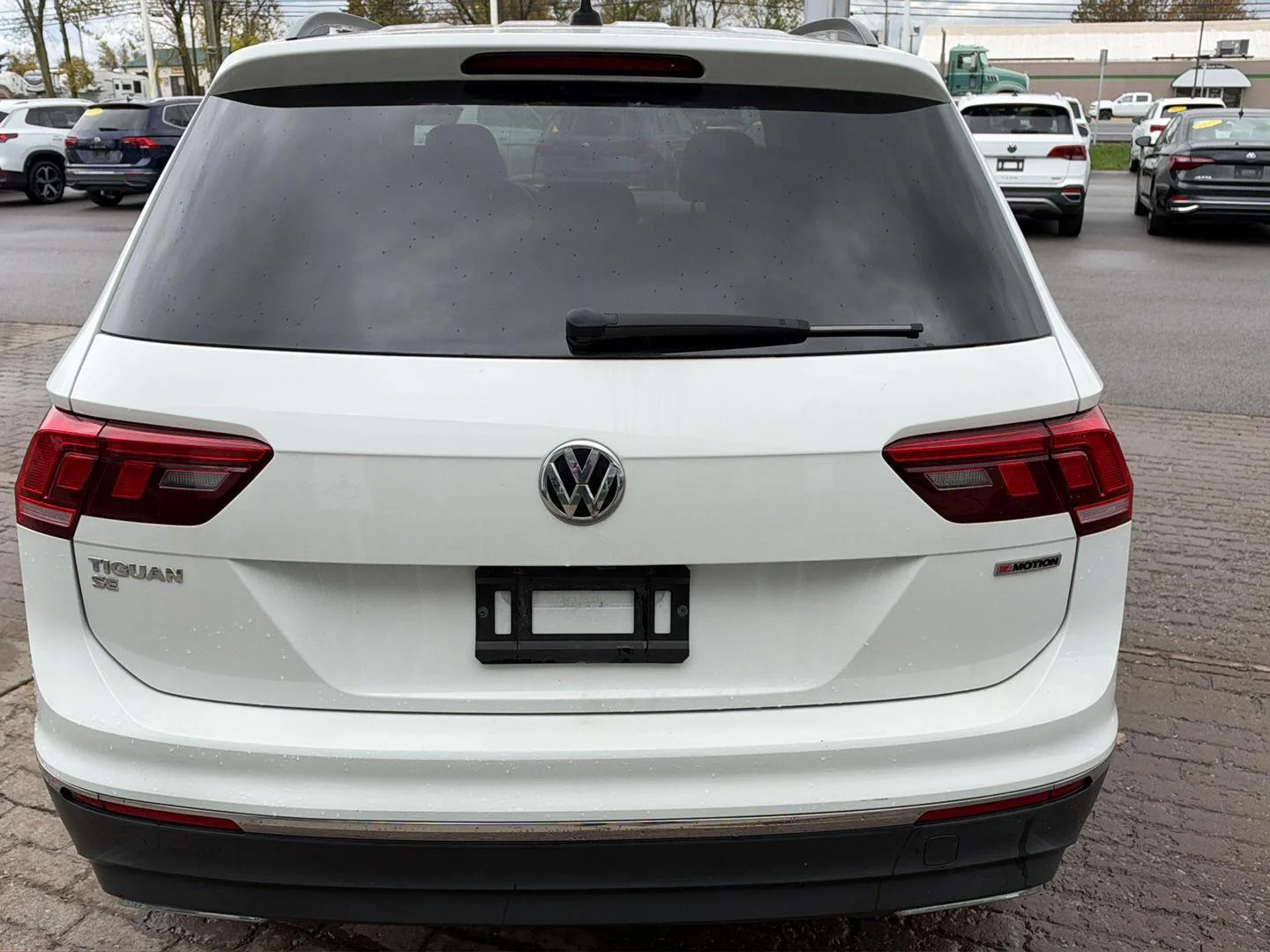 Used 2021 Pure White Volkswagen SE image 5