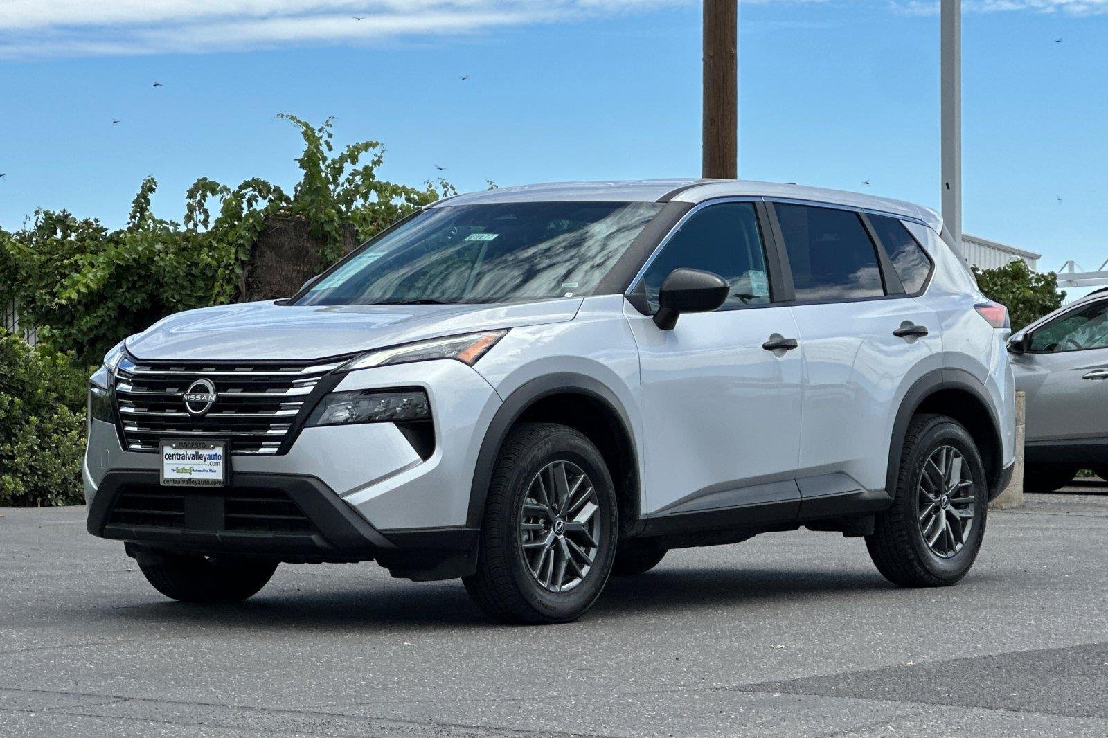 Used 2024 Brilliant Silver Metallic Nissan S image 8