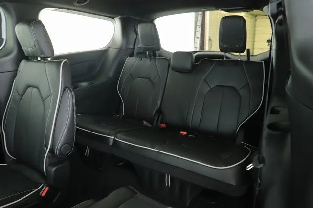 2026 Chrysler Pacifica Limited - Photo 30