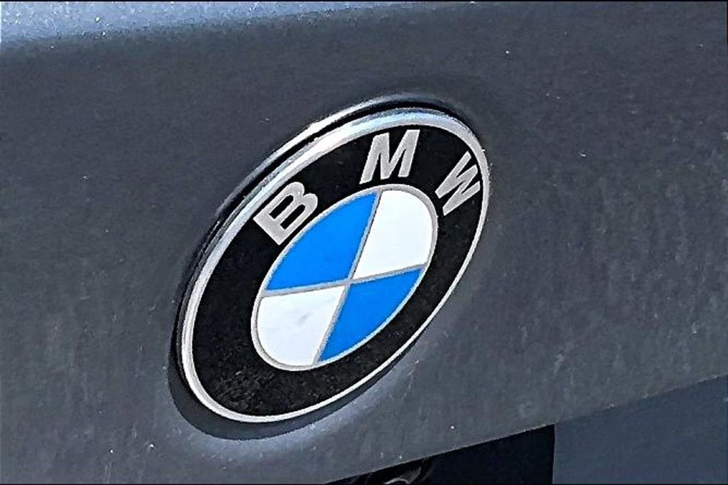 2026 BMW 3 Series 330i - Photo 25