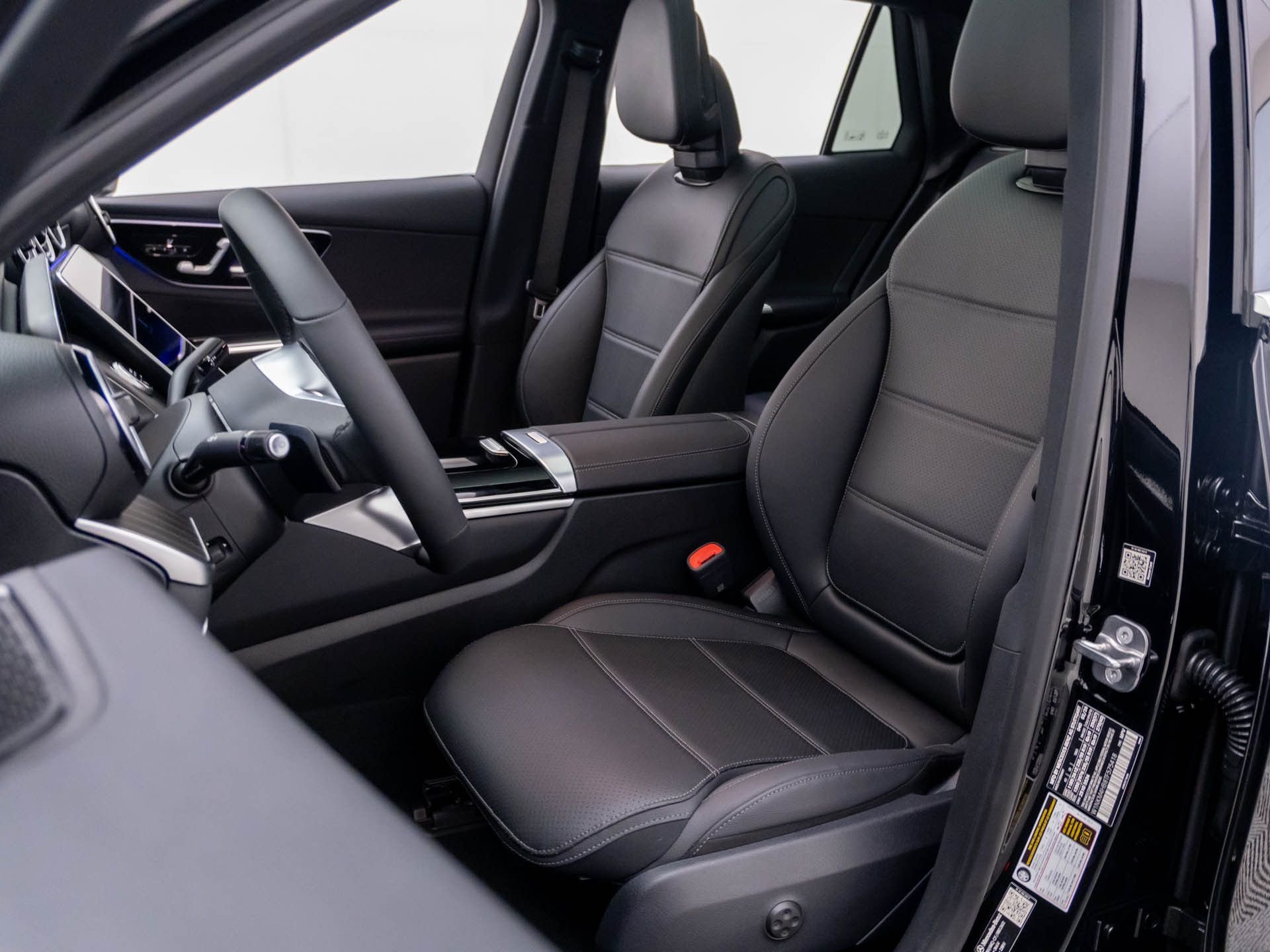 New 2026 Black Mercedes-Benz GLC 300 image 17